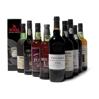 Lot 9 - 10 bottles Mixed Ports