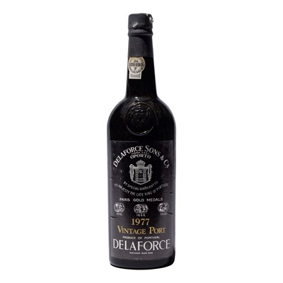 Lot 4 - 12 bottles 1977 Delaforce