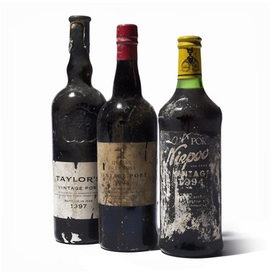 Lot 5 - 12 bottles Mixed Vintage Ports