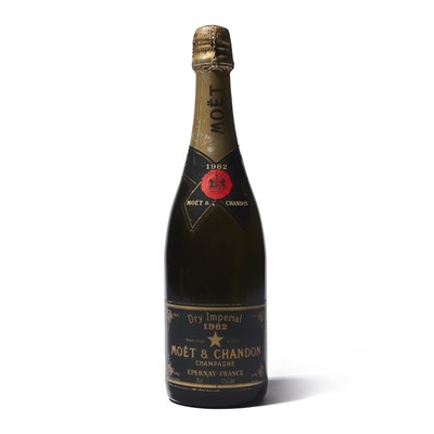 Lot 131 - 1 bottle 1982 Moet et Chandon Dry Imperial