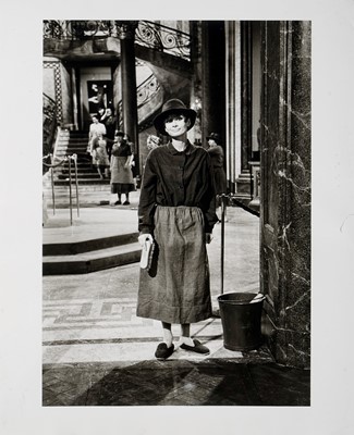 Lot 144 - Terry O'Neill (British 1938-2019), 'Audrey Hepburn - On Set of How To Steal A Million', 1966