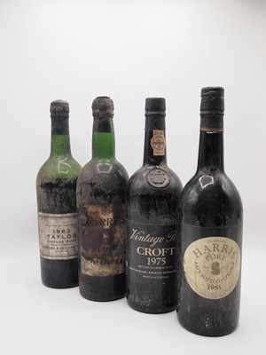 Lot 6 - 4 bottles Mixed Ports