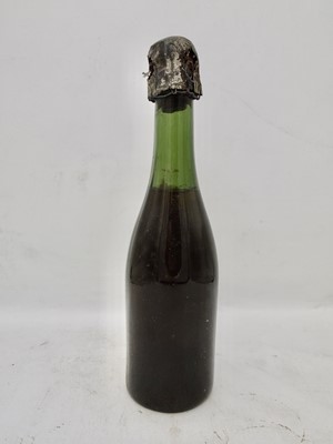 Lot 98 - 1 half-bottle 1950s Golden Guinea Champagne