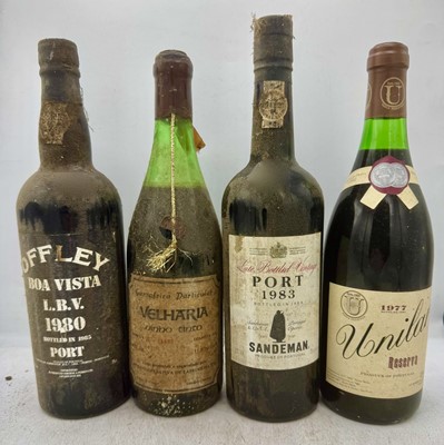 Lot 9 - 5 bottles Mixed Ports and Portuguese Red