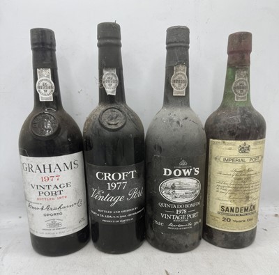 Lot 16 - 4 bottles Mixed Port