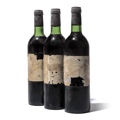 Lot 61 - 12 bottles 1977 Ch Margaux